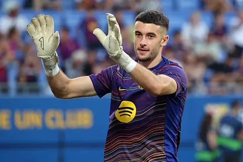 خوان جارسيا حارس برشلونة يؤكد غيابه عن مواجهة الكلاسيكو